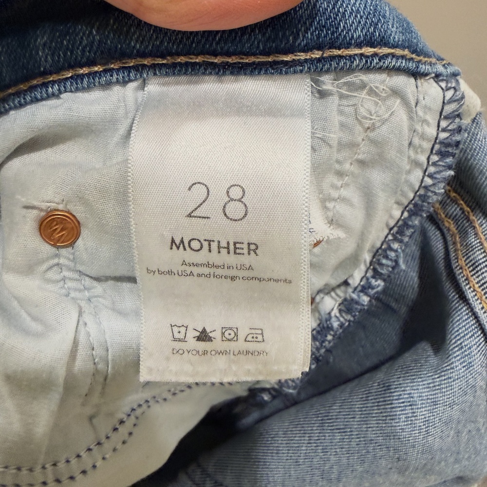 MOTHER The Weekender Fray Size 28 - Picture 6 of 7